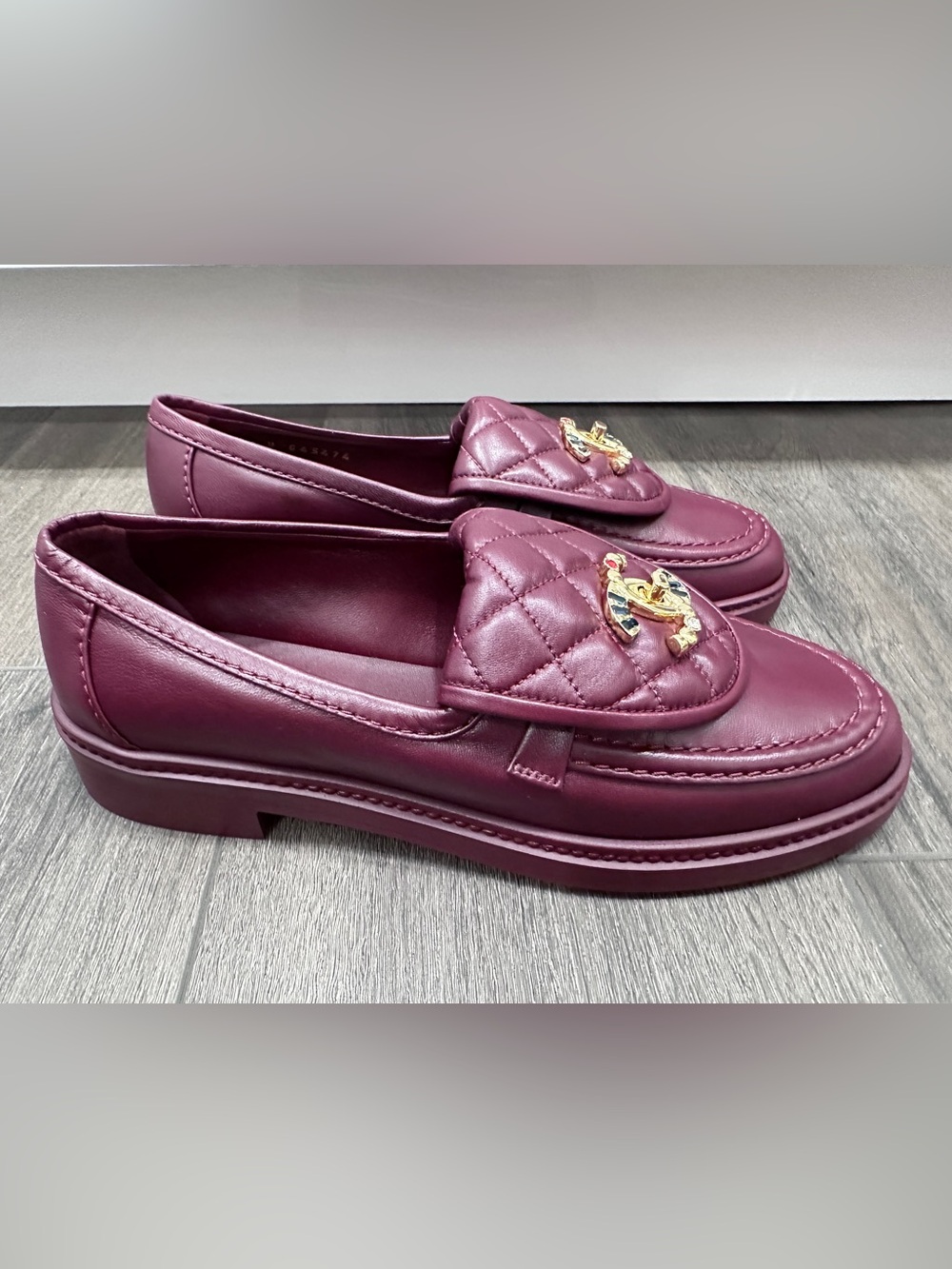 NEW 2026 CHANEL BURGUNDY LEATHER LOAFERS OXFORD SHOES GOLD STRASS CC TURNLOCK 37 - Picture 4 of 16